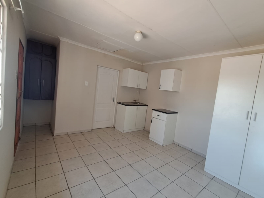 To Let 1 Bedroom Property for Rent in Northcrest Eastern Cape